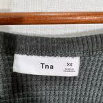 ARITZIA TNA Alter Thermal Knit Sweater Sz XS Gray Long Sleeve Pull Over Comfy Photo 2