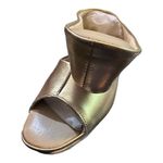 VTG Oomphies Womens Gold Leather Slippers House Shoes Maria Sz 6 Photo 2
