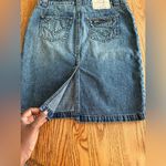 Union Bay Denim Skirt Casual Straight Skirt Zippered back Pocket Size 5 Classic Photo 6