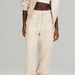 Lululemon Women’s Scuba Relaxed High-Rise Jogger Pants
White Opal Size 14 Photo 1