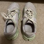 on cloud  Women’s Running Shoes  Photo 4