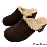 Crocs Cobbler Brown Suede Leather Clogs Mules Faux Sherpa Photo 1