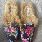 Cape Robbin Fuzzy mules Photo 0