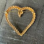 VINTAGE Unbranded Braided Rope Heart Gold Toned Brooch Photo 1