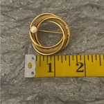 Vintage MCM Retro Gold Tone Swirl Mesh Faux Pearl Circle Brooch Pin 60s Classic Photo 9