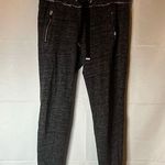 Kensie Gray Capri Joggerwith Tapered legs and Elastic Waistband Photo 0