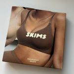 SKIMS seamless sculpt bralette- NWT- onyx Photo 3