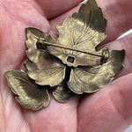 Vintage enameled layered leaf brooch. Green Photo 4