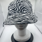 NWT Design Zebra Print Bucket Hat Black White Sz S/M Safari H0171 Photo 0