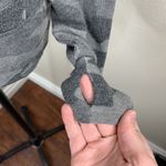 Evereve Camo Pullover Drawstring Sweatshirt Sz XS Front Pocket Gray Thumbholes Photo 2