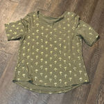 Chico's  Sz 1 (MEDIUM) Cotton Blend Slub Foil Palm Tee Olive Green Gold EUC‎ Photo 0