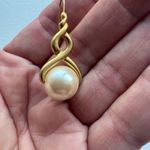 Good Tone Pearl Drop Earrings Gold Photo 1
