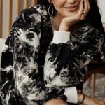 Bohme  Black and Off White Tie Dye Oversized
Crop Hoodie. Size Small. EUC Photo 4