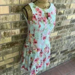 R & K  floral dress size 4P Photo 2