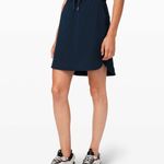 Lululemon  On the Fly skirt in black Luxtreme or woven fabric size 6 Photo 1