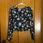 Wilfred Aritzia /  NWT Cropped Floral Long Sleeve top black size Medium Photo 3