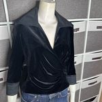 Tadashi Shoji  Women's Velvet Jewel Cuff Wrap Top Full Zip Back Photo 7