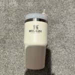 Stanley 20 oz adventure travel tumbler cream White Photo 0