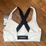 New Balance Women’s  white sports bra cross back size medium New NWT Photo 3
