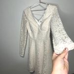 City Vibe White V-Neck Lace Cut Out Long Sleeve Dress light gold Glitter size 9 Photo 4