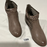 Zigi Soho Woman’s Nwt Ankle Boots Back Zip Taupe 8.5 Photo 0