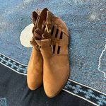 American Eagle Tan Ankle Booties Suede SZ 8 Heels Pumps Minimalist Casual Y2K Photo 3