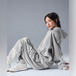 Alo Yoga NWOT Make Waves Sweatpants Joggers Athletic Heathered Grey Tonal Size M Photo 4