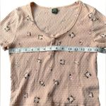 Wild Fable  L Juniors' Pink Floral Henley Cropped Top Photo 4