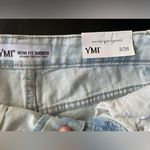 Ymi  High Rise Mom Fit Shorts Distressed Denim‎ 100% Cotton Light Wash
Size 3/26 Photo 6