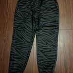 Old Navy Womens black gray animal print  active joggers Photo 0