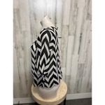 Unique spectrum Black and white blouse Photo 1