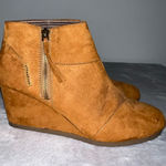 Attention Women's  Brown Suede Wedge Ankle Boots Size 8 Photo 0