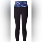 Lululemon  Var-City Crop Black /‎ Pretty Prism Multi Photo 1