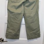 Gloria Vanderbilt ๐๏ธ 5/$20 Sage Green Corduroy Cropped Capri Pants Size 8 Photo 5