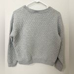 Gap  Women’s Gray Quilted Crew Neck Sweatshirt Size Small | Soft Cozy Pullover Photo 3