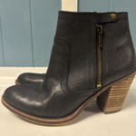 Lucky Brand  Eugina Ankle Boots Womens Size 6 EUR 36‎ Black Leather Zip Button Photo 0