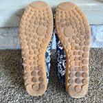 None Floral Navy and White Women's Flats EU 40, fits like a women’s 8 Photo 4