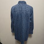 Gilli Blue Leopard Print Denim Snap Front Shacket Size Large Photo 4