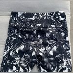 Stylish Black and White 2XL 2X Women's workout yoga pants Photo 2