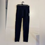 We Wore What  Seamless Circular Knit Leggings Black Medium yoga Photo 14