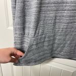 New York & Company women’s gray v Photo 4