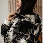 Bohme  Black and Off White Tie Dye Oversized
Crop Hoodie. Size Small. EUC Photo 5