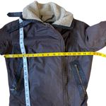 Barbour Women's Ordinance wax coated
Jacket in Brown shearling lining GUC Photo 13