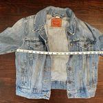 Levis Light Wash Denim Jacket Womens FITS LIKE SMALL (Tagged as Large) Blue Photo 9