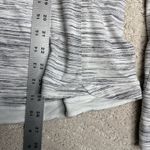 Lululemon Women's  Size‎ 10 Runderful Long Sleeve Space Dye Thumb Holes Athletic Photo 3