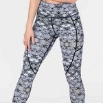 Zyia Women’s  Active Light n Tight Shiny Snakeskin Cropped Leggings Size 6-8 Photo 0