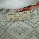 Bobbie & Brooks Bobbie Brooks Floral Lace Short Sleeve Blouse Womens 3X Photo 2