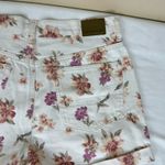 American Eagle  Women’s High-Waisted Floral Denim Shorts Size 6 Photo 6