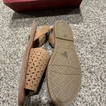 Arizona Jeans Arizona Jean Co size 9.5m sandals Photo 5