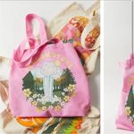 Urban Outfitters Yellowstone national park graphic tote bag Photo 1